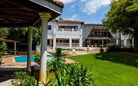 Riverclub Guesthouse, Oasis In Sandton